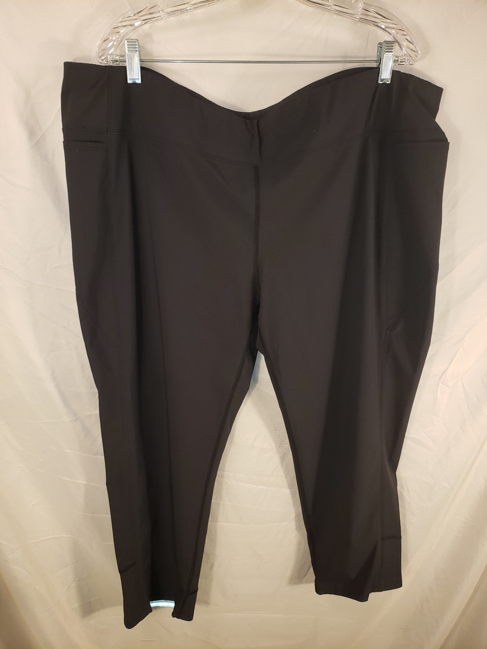 Athleta Black High-Rise Capri Track Joggers - 2X